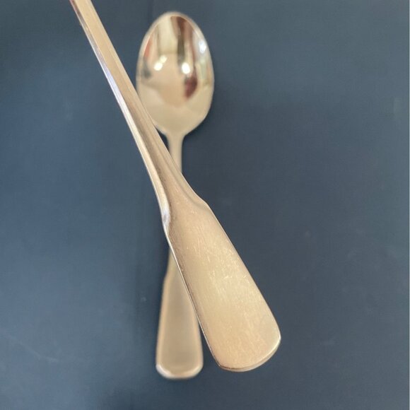 Vintage Oneida Yorktowne Pattern Dinner Spoons Teaspoons 18/8 Stainless Steel - Picture 1 of 6